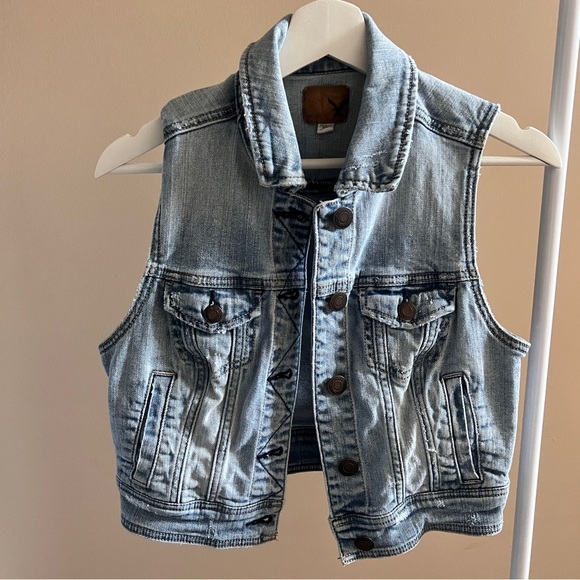 AE denim vest - Picture 1 of 4